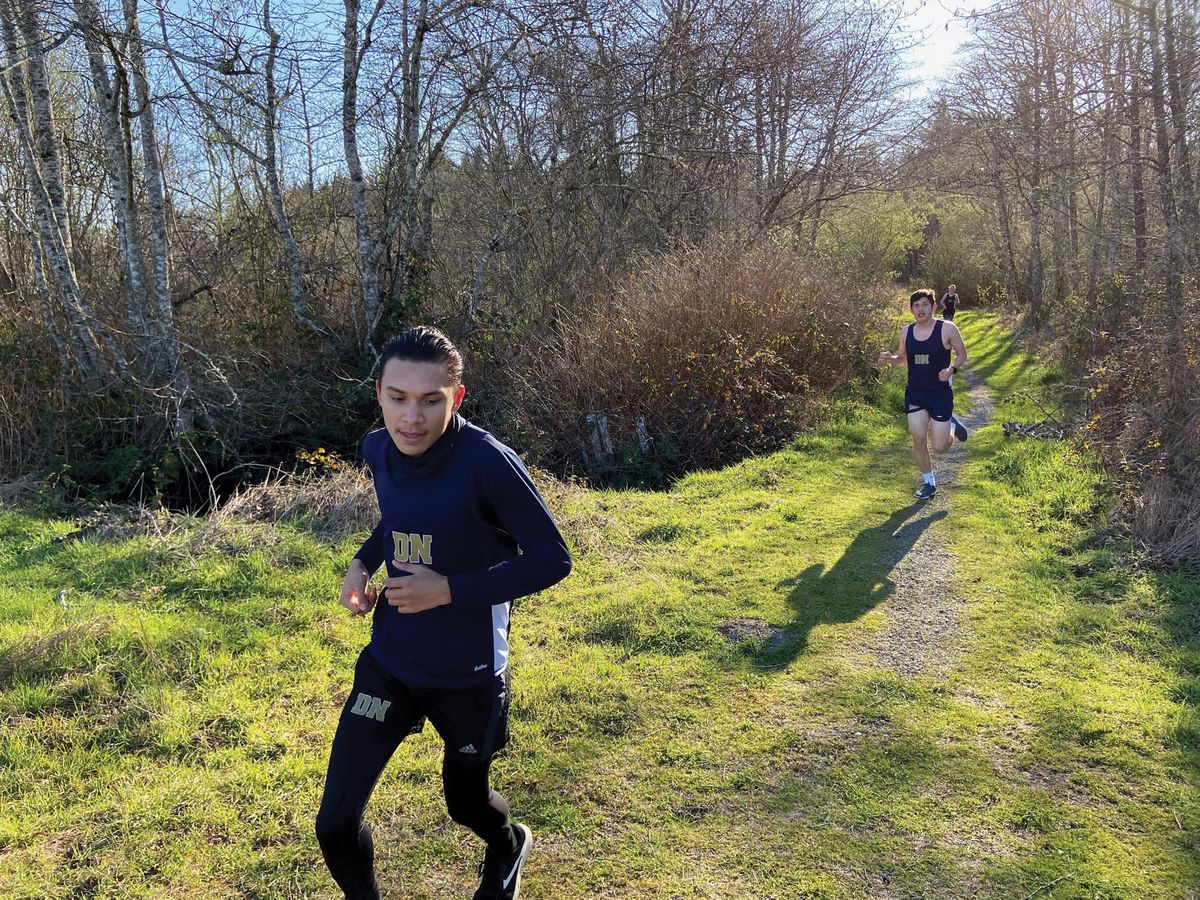 DN cross country team holds mock meet