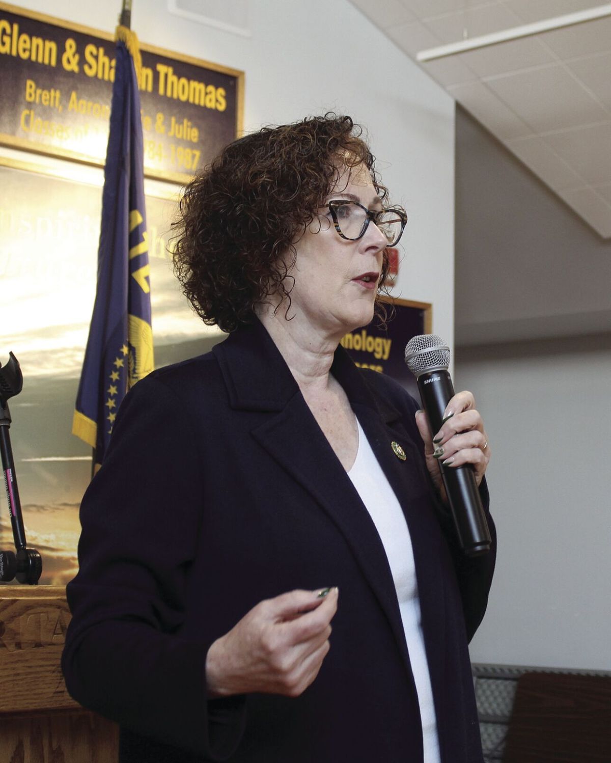 Hoyle, Carbajal introduce DASH Act to tackle housing affordability, homelessness