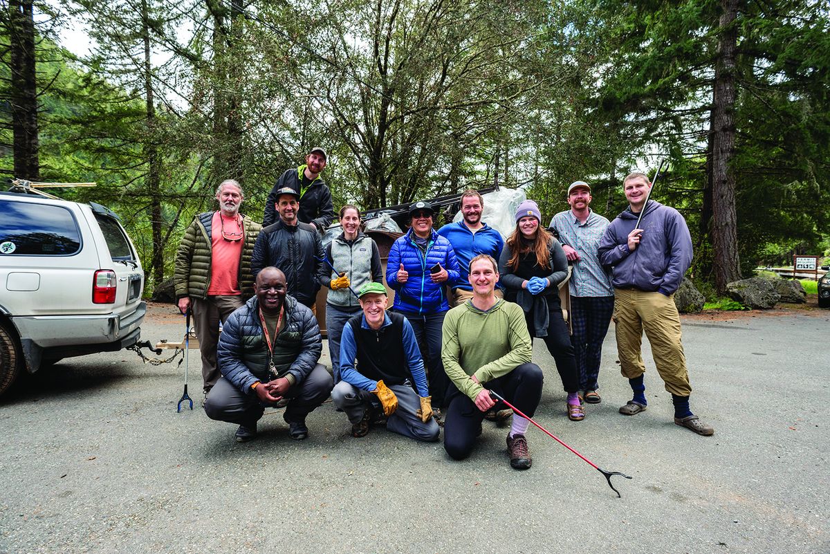 BoatSmith volunteers clean up Smith River