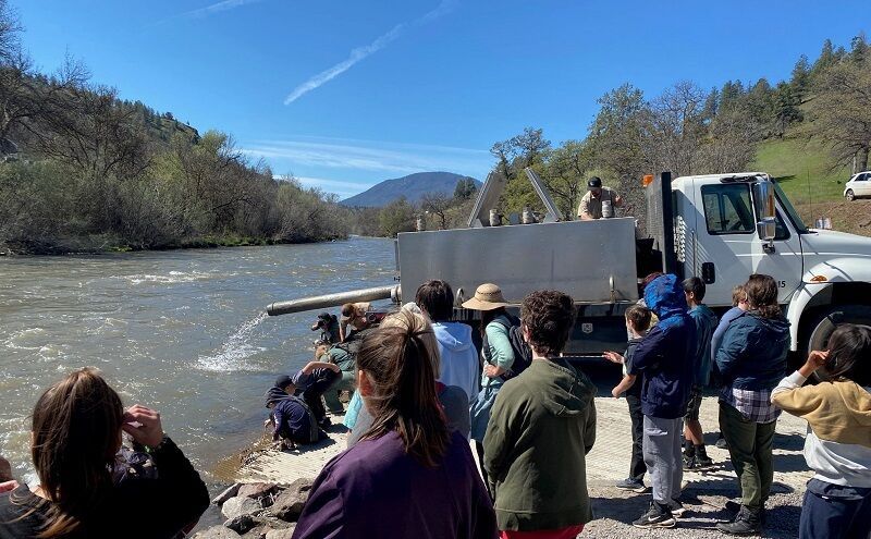 CDFW Releases 500,000 Juvenile Salmon into Klamath River (with video)