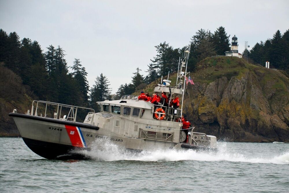 Coast Guard issues warning to mariners turning off AIS