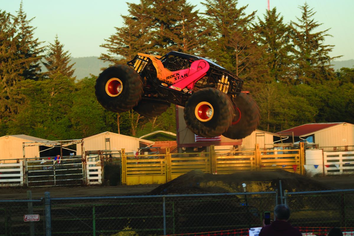 Minor injuries when wheel breaks off monster truck