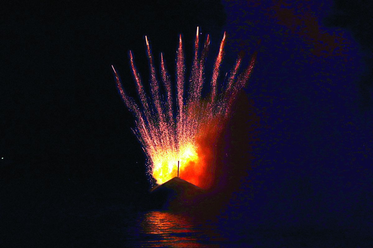 Pros, citizens light up Fourth in Crescent City