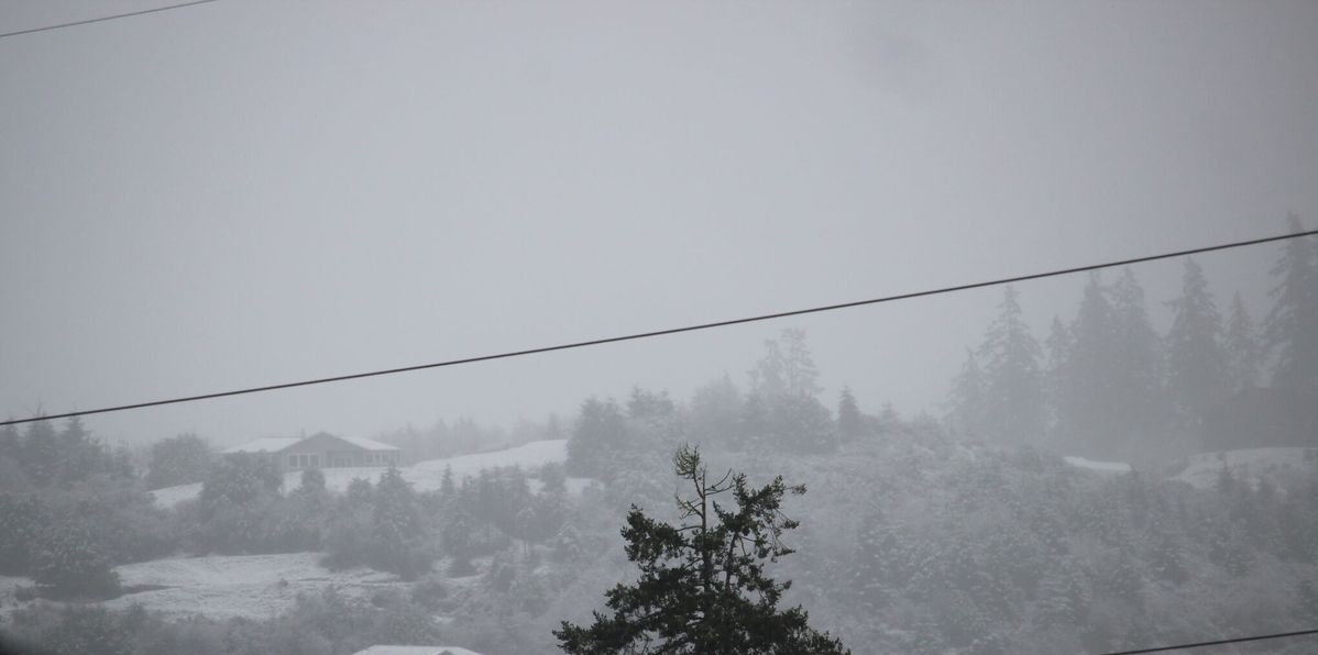 Southern Oregon sees first measurable snow of the season from Pineapple Express