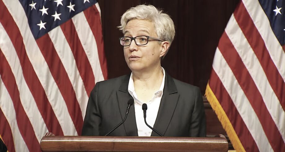 Oregon's Governor urged to use ‘Oregon way’ in ocean wind energy development