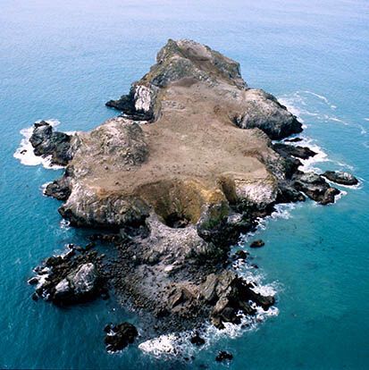Mysterious Castle Rock… Birds Welcome, No Public Allowed