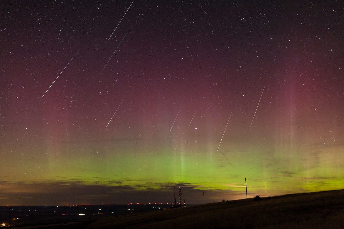 Photos / Look Up! Meteor showers may light up Halloween sky
