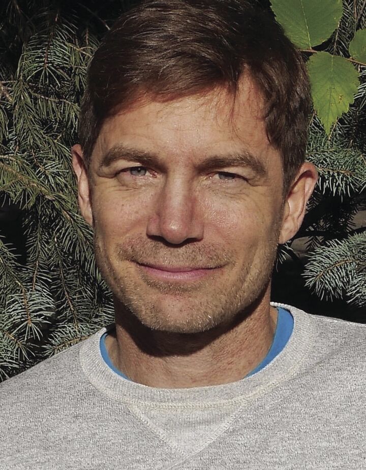 Guest Column: Billionaire mine owner leaves a tiny town in the lurch
