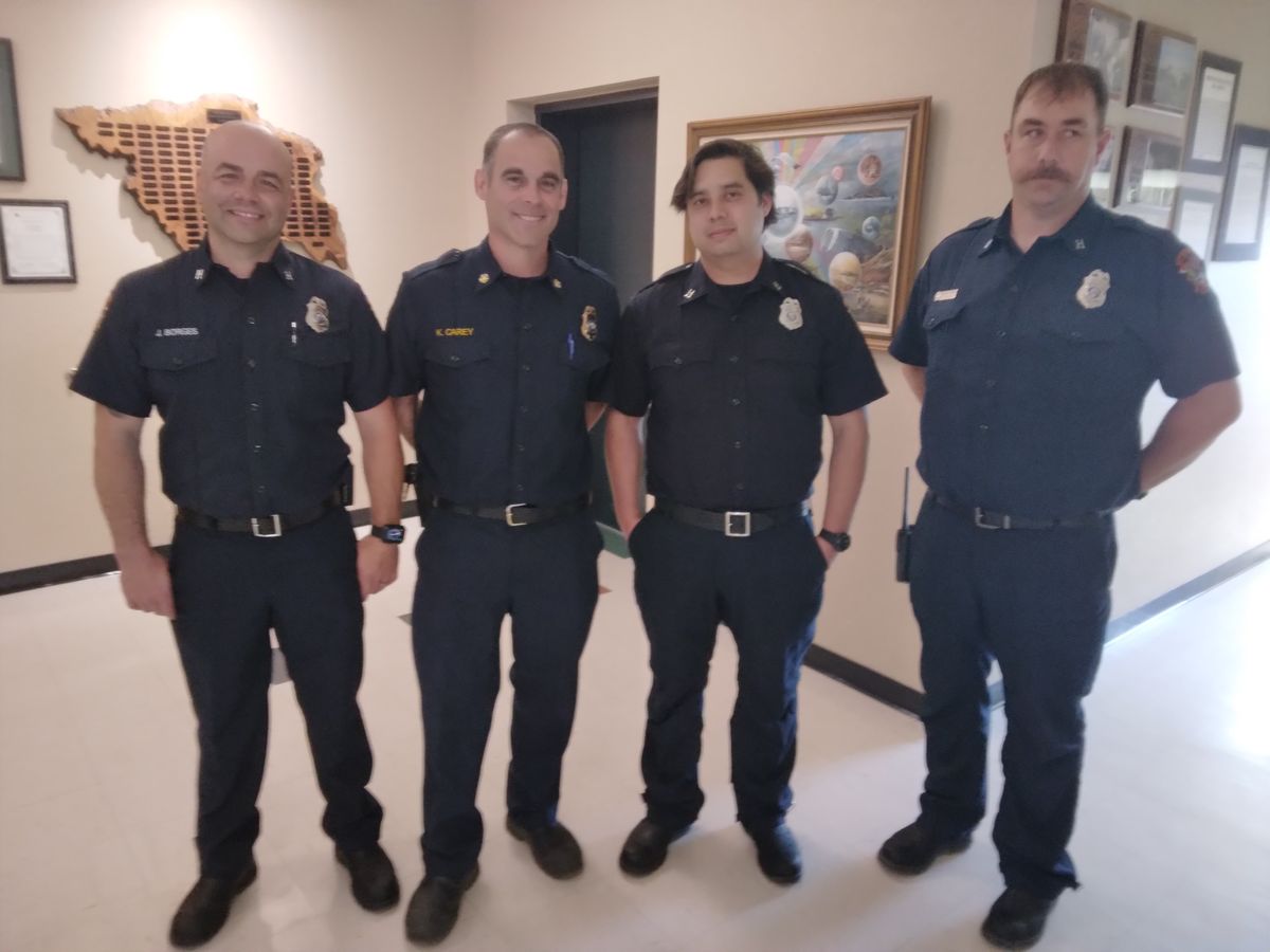 Service over self, captains introduced at Council meeting