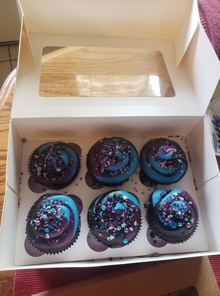 Baker offers free, out of this world birthday cupcakes
