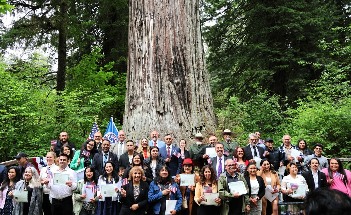 Naturalization Ceremony Takes Place in Redwoods Parks