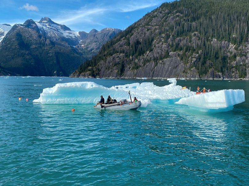 Bursting air bubbles may play key role in glacier ice melts