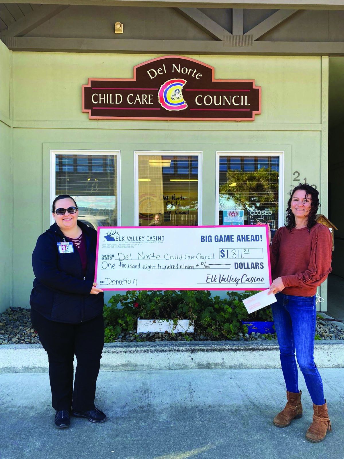 Elk Valley Casino patrons donate to the Del Norte Child Care Council